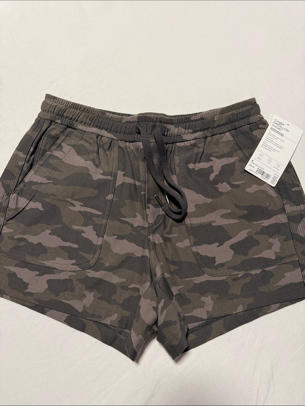 Athleta Camo Farallon Drawstring Shorts Olive Gray Camouflage UPF NWT Size 8